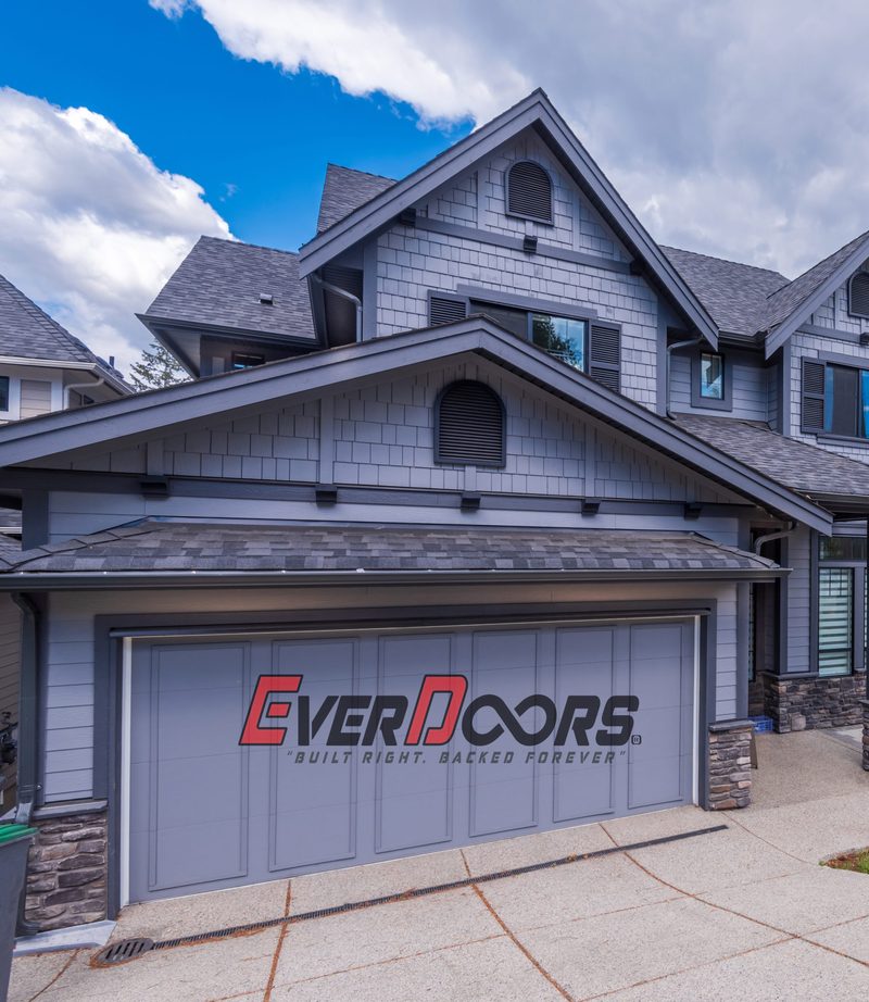 Short raised panel: a garage door installed by Everdoors
