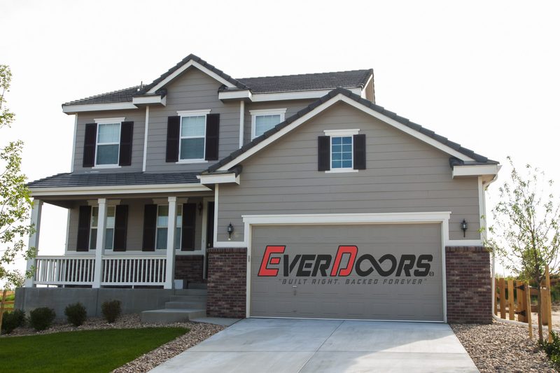 Carriage-house steel: a garage door installed by Everdoors