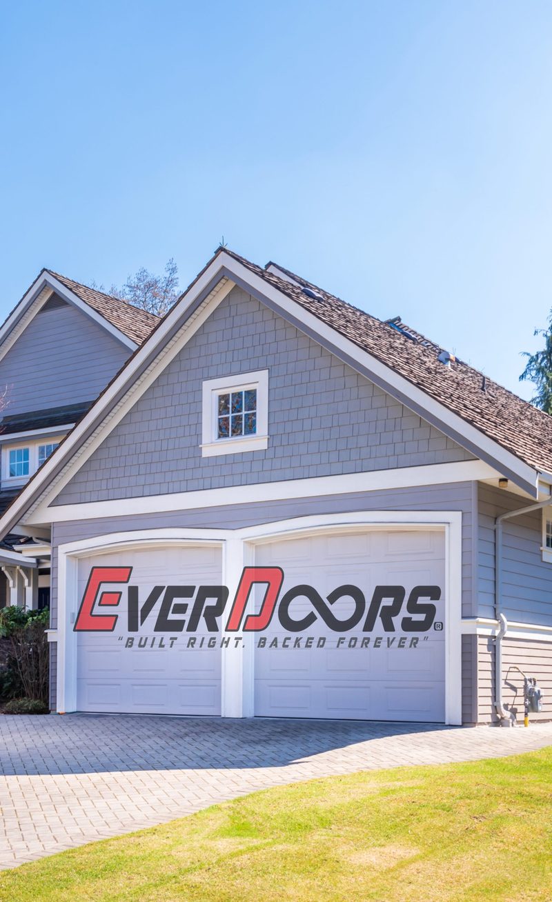 Single carriage door: a garage door installed by Everdoors