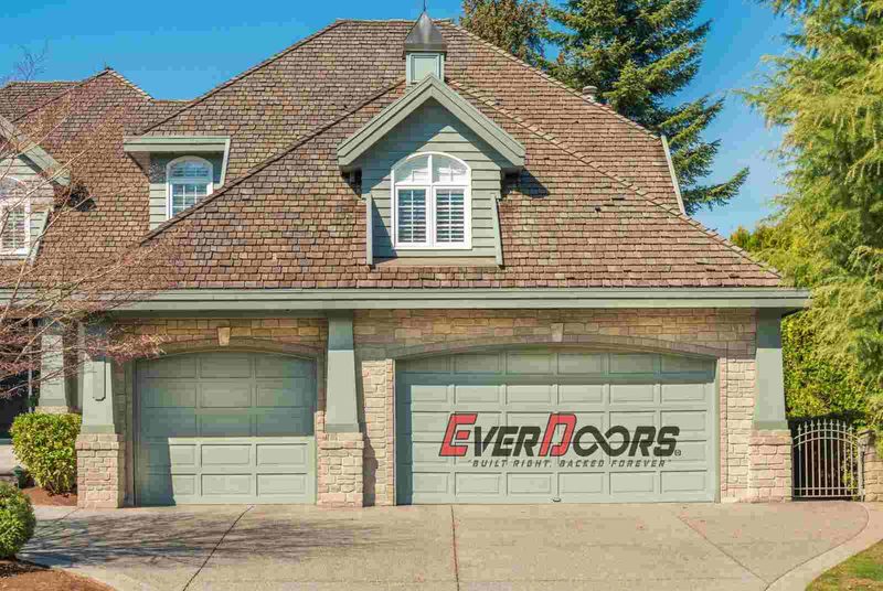 Traditional raised panel: a garage door installed by Everdoors